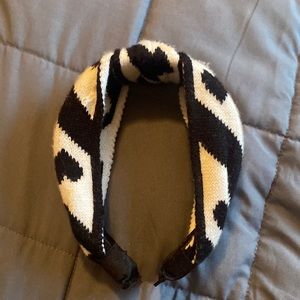 Black and white knit headband